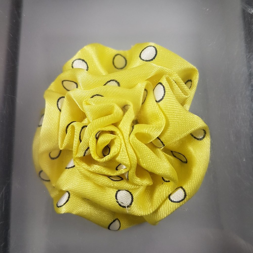 Pronto Uomo Yellow Polka Dot Floral Lapel Pin NEW